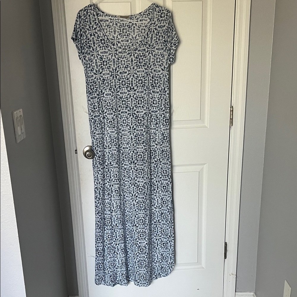 Elegant Blue Patterned Maxi Dress